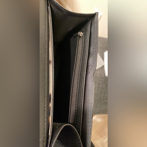 Touch Screen Purse - Picture 6 of 9